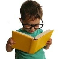 Chico leyendo